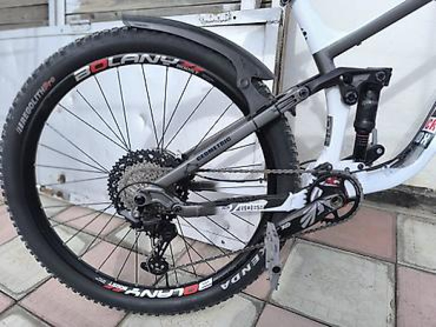 Продаю двух подвес размер рамы L 29 калёса 12 ск Шимано деор Бишкек - изображение 2