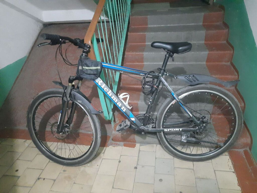 СКОРОСТНОЙ ВЕЛОСИПЕД 7000сом + замок в подарок 3 передачи слева и 7 Бишкек - изображение 1