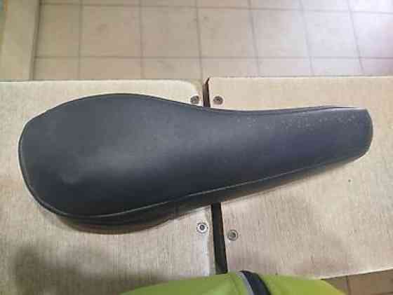 Седло для BMX/стрит велосипеда, тип Pivotal. - Крепление: система Бишкек