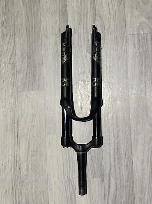 Продаю воздушную вилку Под конус Шток 17.5см Ход 120мм На колесо Бишкек - изображение 1