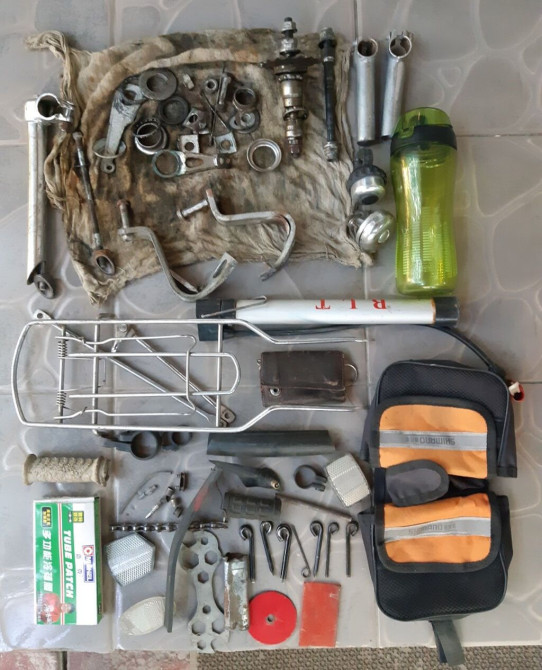 Велозапчасти и колёсики с гаража. Остатки. Цены от 50 сом Бишкек - изображение 1