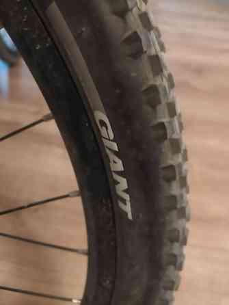 Куплю покрышки 26 на 2.10 кенда и камеру с тонким ниппелем ареста на Бишкек