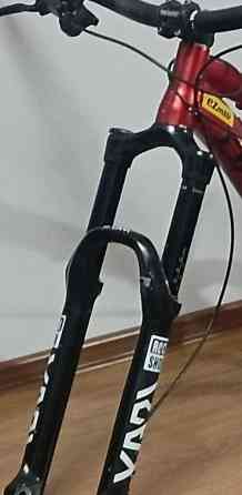 Срочно продам вилку Rockshox yari(rc)2021 27.5(можно попробовать 29) Бишкек