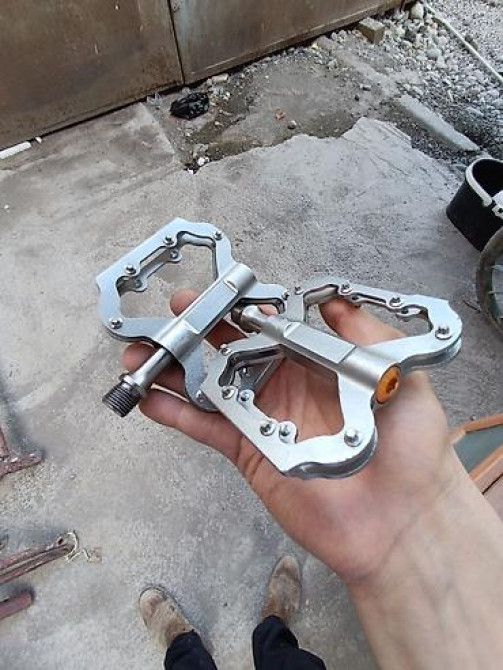 Титановые педали, лёгкие прочные
на трех пром. подшипниках Бишкек - сүрөт 1