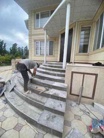 Фасад сары Таш гранит жидкий травертин Аликабон лестница Балиясина Бишкек