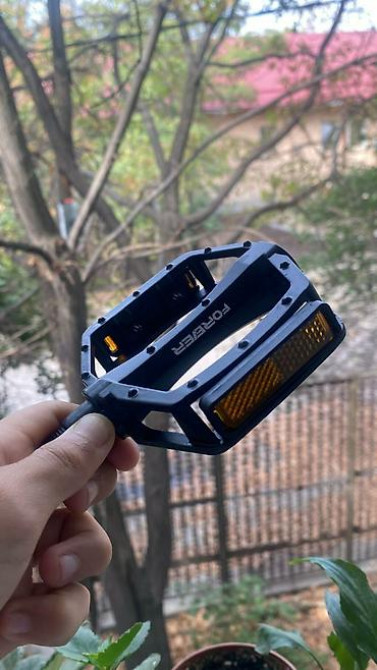 Новые педали для велосипеда ( свето отражатели снимаются ) Бишкек - изображение 1