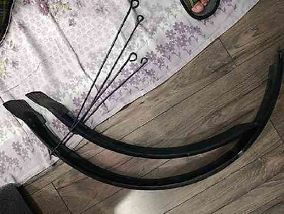 Крыло почти новое, мягкий пластик. -500 сом. Задний аморт -200 Бишкек