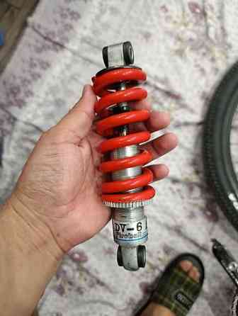 Крыло почти новое, мягкий пластик. -500 сом. Задний аморт -200 Бишкек