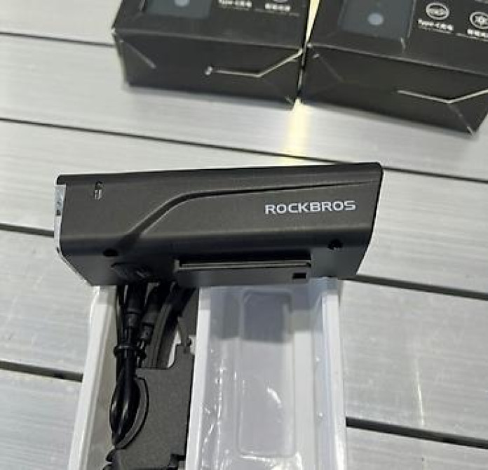 Фонарик Rockbros 260 люмьен - 700 сом. Новая Велобутыль Giant 750мл - Бишкек - изображение 2