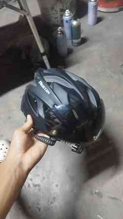 Шлем flying Pigeon состояние пыльное, мало поносили задний фонарь Бишкек