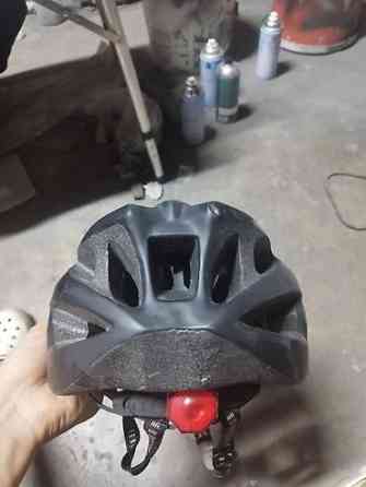 Шлем flying Pigeon состояние пыльное, мало поносили задний фонарь Бишкек