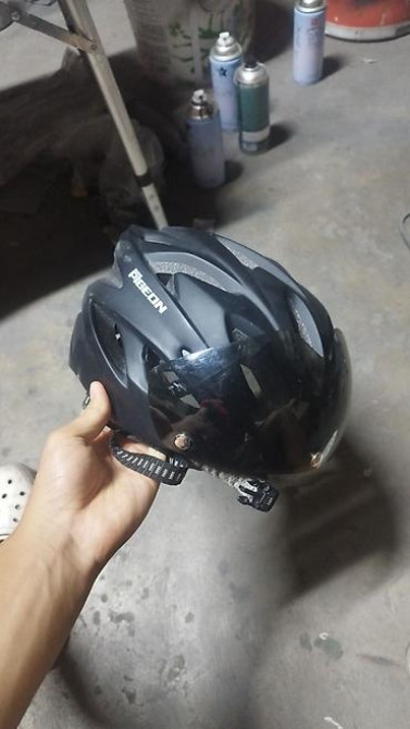 Шлем flying Pigeon состояние пыльное, мало поносили задний фонарь Бишкек - изображение 2