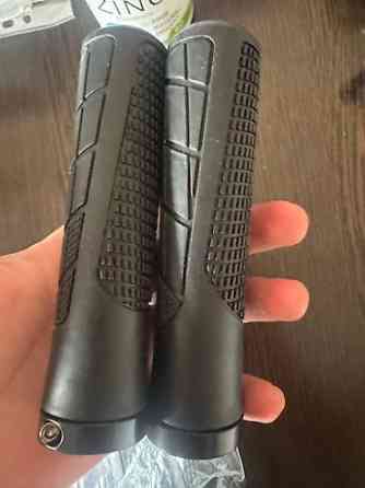 Продаю аксессуары для велосипеда‼️ Очки✅ Насосы✅ Грипсы✅ Фонари Бишкек