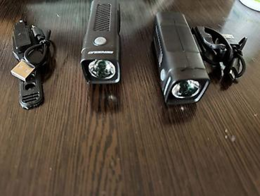 Продаю аксессуары для велосипеда‼️ Очки✅ Насосы✅ Грипсы✅ Фонари Бишкек - изображение 5