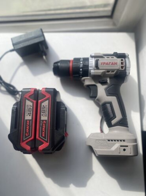Универсальная аккумуляторная дрель-шуруповерт 