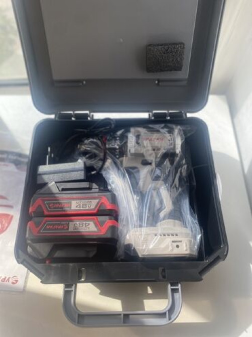 Универсальная аккумуляторная дрель-шуруповерт 