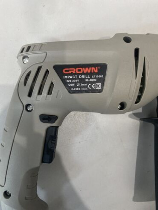 Ударная дрель Crown серого цвета с черной рукояткой. Новая с Бишкек - изображение 3
