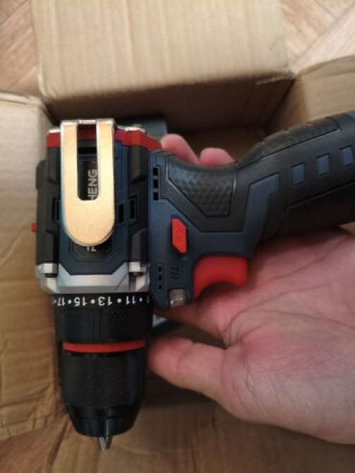 Бесщеточный шуруповерт
Комплект 2 батареи и зарядка 
Без кейса Бишкек - изображение 5
