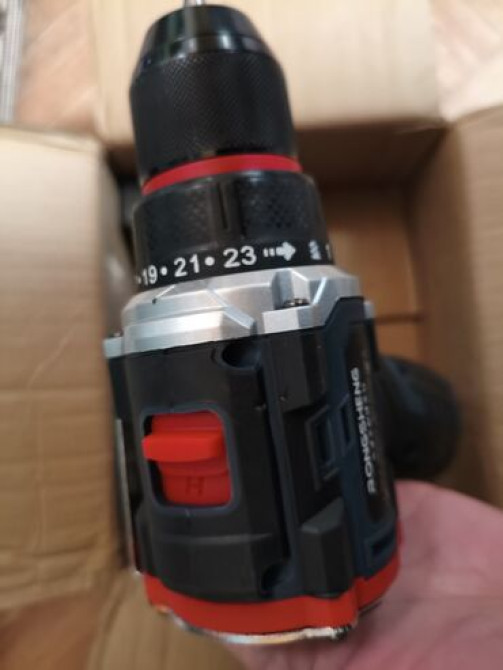 Бесщеточный шуруповерт
Комплект 2 батареи и зарядка 
Без кейса Бишкек - изображение 3