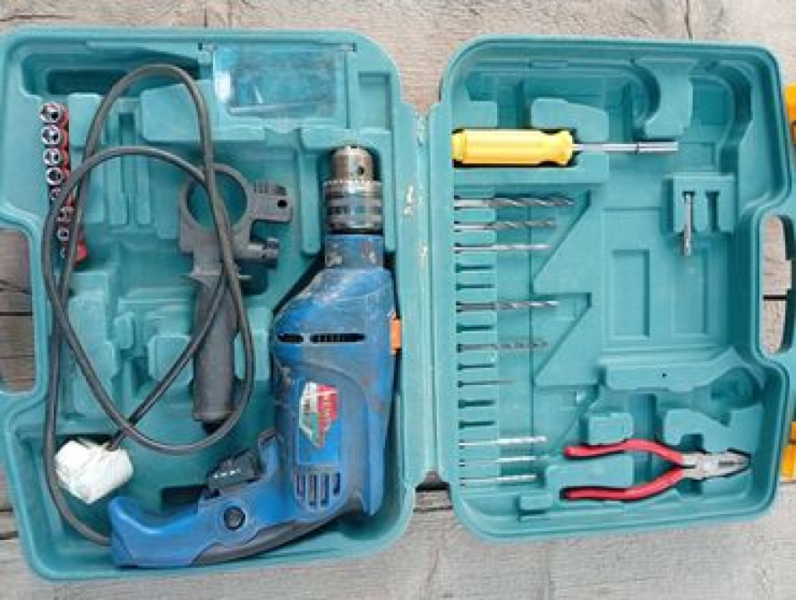 Продам дрель б/у, рабочая, 2 перфоратора nammer, требуется ремонт б/у Бишкек - изображение 1