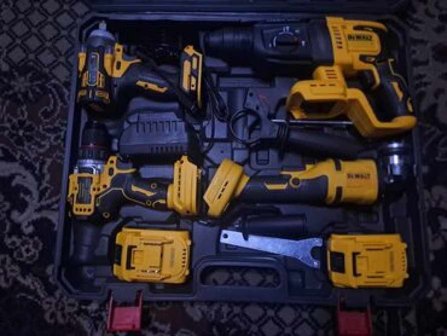 Продаётся набор инструментов фирмы 