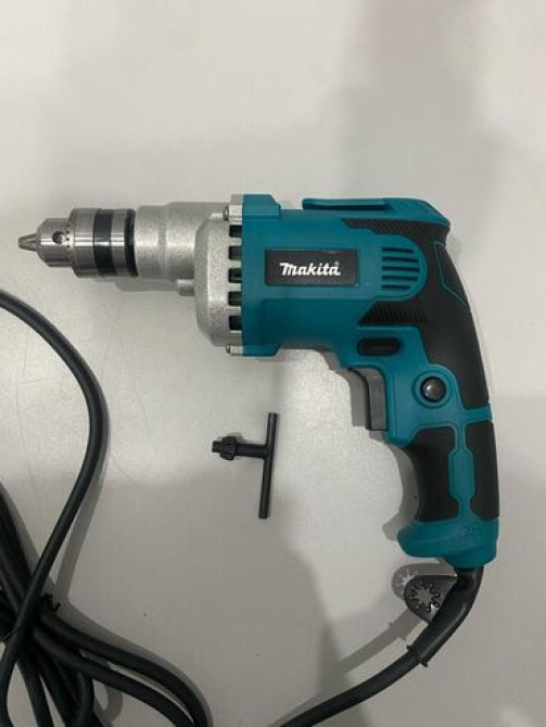 Дрель Макита. Также у нас можете купить Пилы(Электропилы и бензопилы) Бишкек - изображение 1
