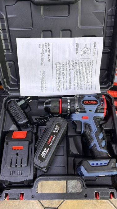 Аккумуляторная дрель-шуруповерт Crown в сине-черном корпусе с красными Бишкек - изображение 1