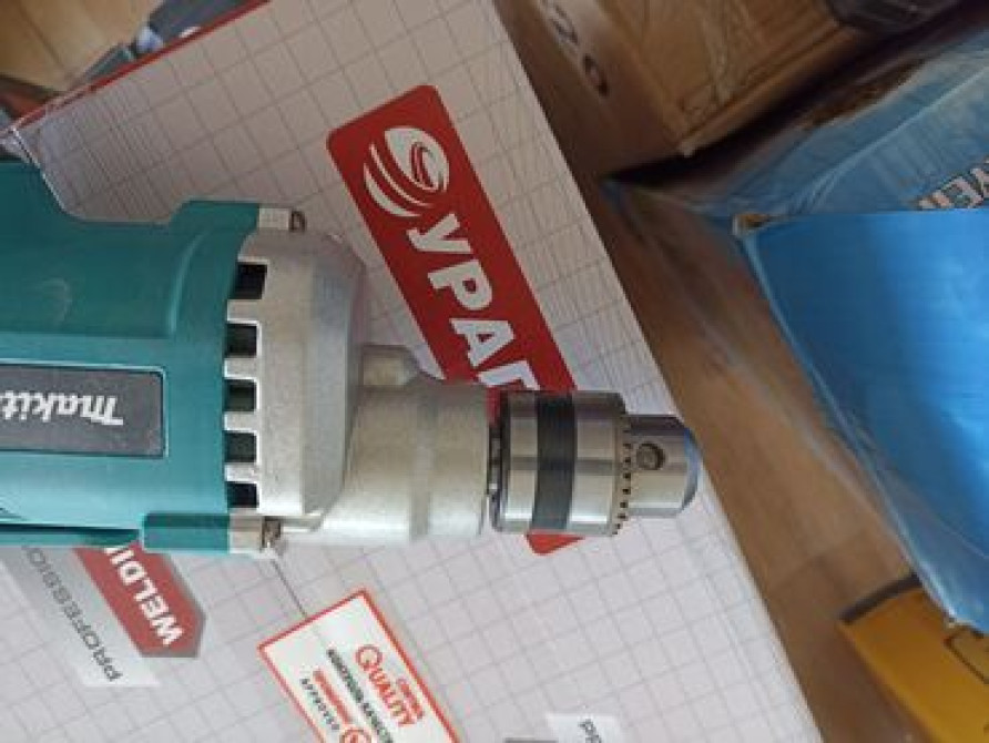 Угловая дрель Makita с компактным дизайном. Удобна для работы в Бишкек - изображение 2