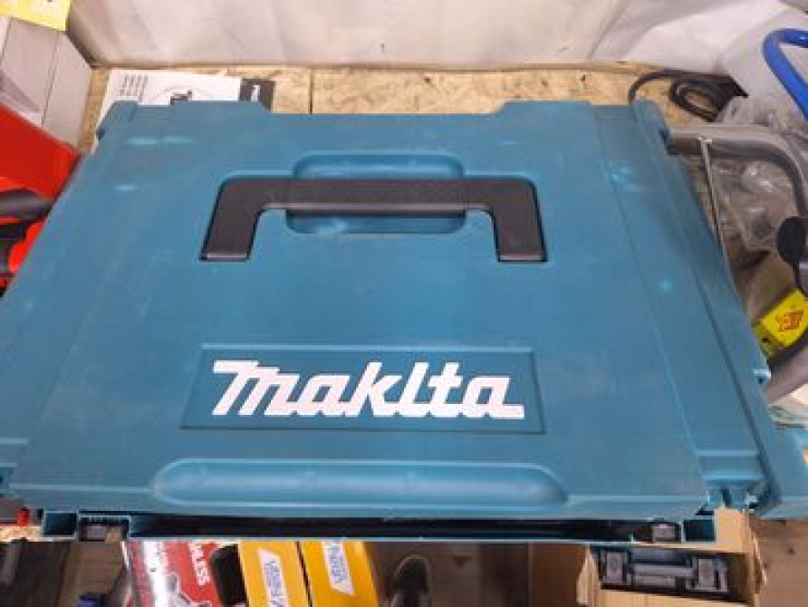 Набор инструментов Makita в фирменном кейсе предназначен для широкого Бишкек - изображение 1