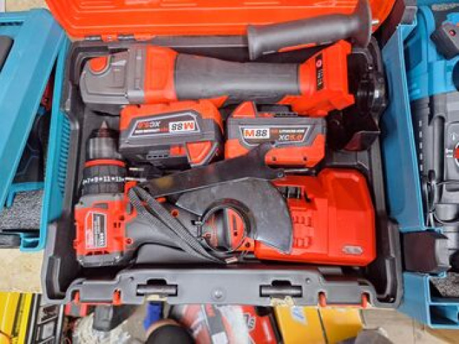 Набор инструментов Milwaukee M18 FUEL в красном кейсе, предназначенный Bishkek - photo 2