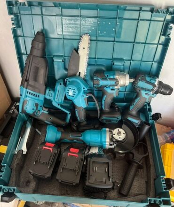 Набор аккумуляторных электроинструментов в прочном кейсе. В комплект Бишкек - изображение 1