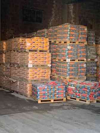 Сухие строительные смеси на поддонах. Ассортимент: - Клей цементный Бишкек