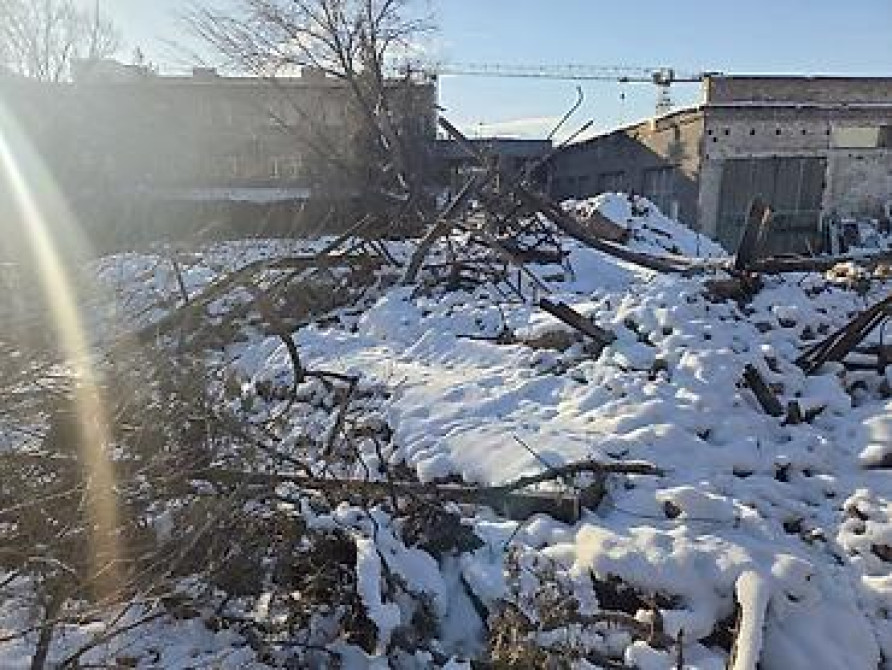 ПРОДАЮ! цена 400000сом. Есть советские арматуры 32размера, швеллеры Бишкек - изображение 2