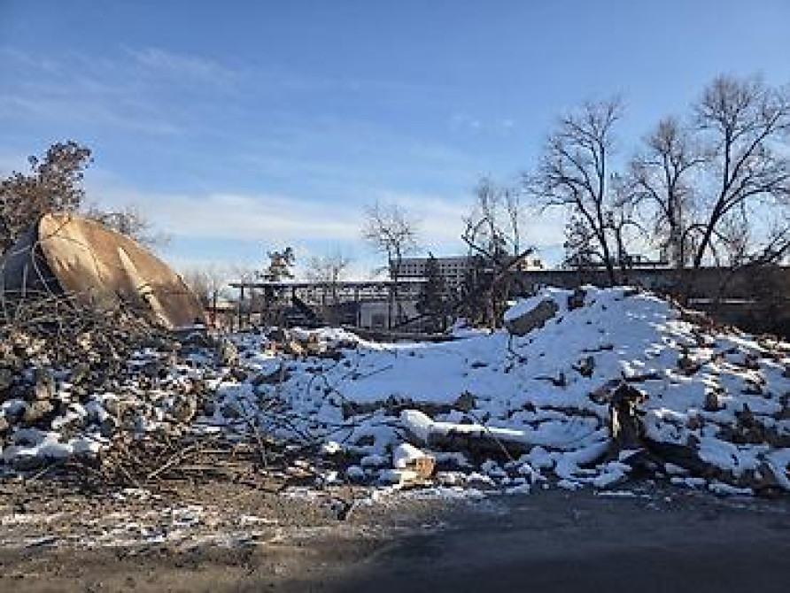 ПРОДАЮ! цена 400000сом. Есть советские арматуры 32размера, швеллеры Бишкек - изображение 3