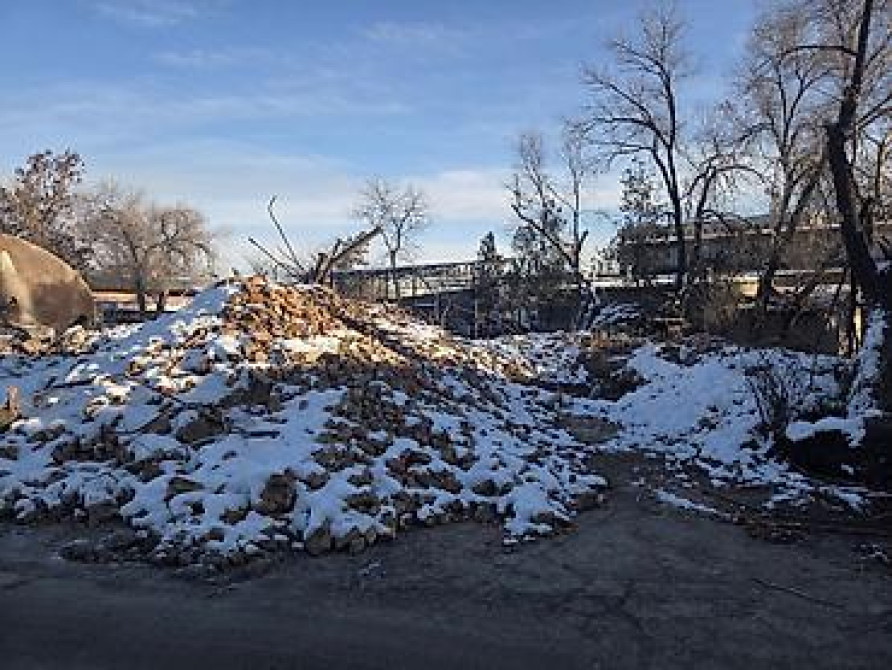 ПРОДАЮ! цена 400000сом. Есть советские арматуры 32размера, швеллеры Бишкек - изображение 1