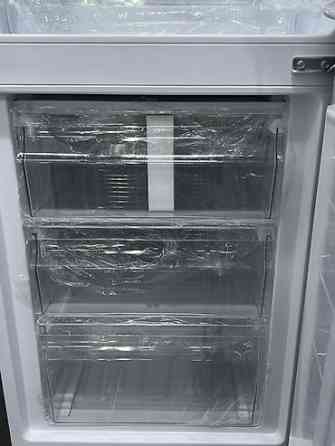 Холодильник Hisense, Новый, Двухкамерный, De frost (капельный), 55 * 183 * 60 Бишкек