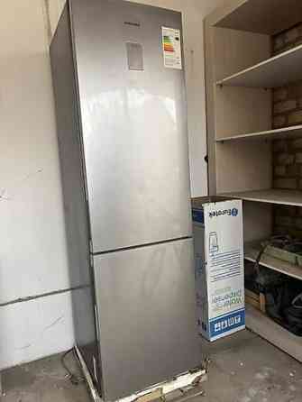 Samsung RB37A5491SA — No Frost, идеальное состояние Продам Бишкек