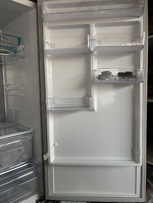 Samsung RB37A5491SA — No Frost, идеальное состояние Продам Бишкек - изображение 5