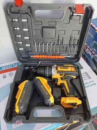 Универсальный набор аккумуляторной дрели DeWALT в прочном черном кейсе Bishkek