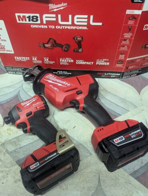 Набор Milwaukee. винтоверт 2853 сабельная пила 2719 аккумулятор 2 Бишкек - изображение 1