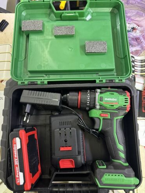 Дрели Metabo, представленный в прочном зеленом кейсе. Кейс имеет Бишкек - изображение 2