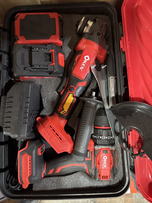 Набор 
Болгарка+шуруповерт 
На батарейках 
Цена 5500 сом Бишкек - изображение 1