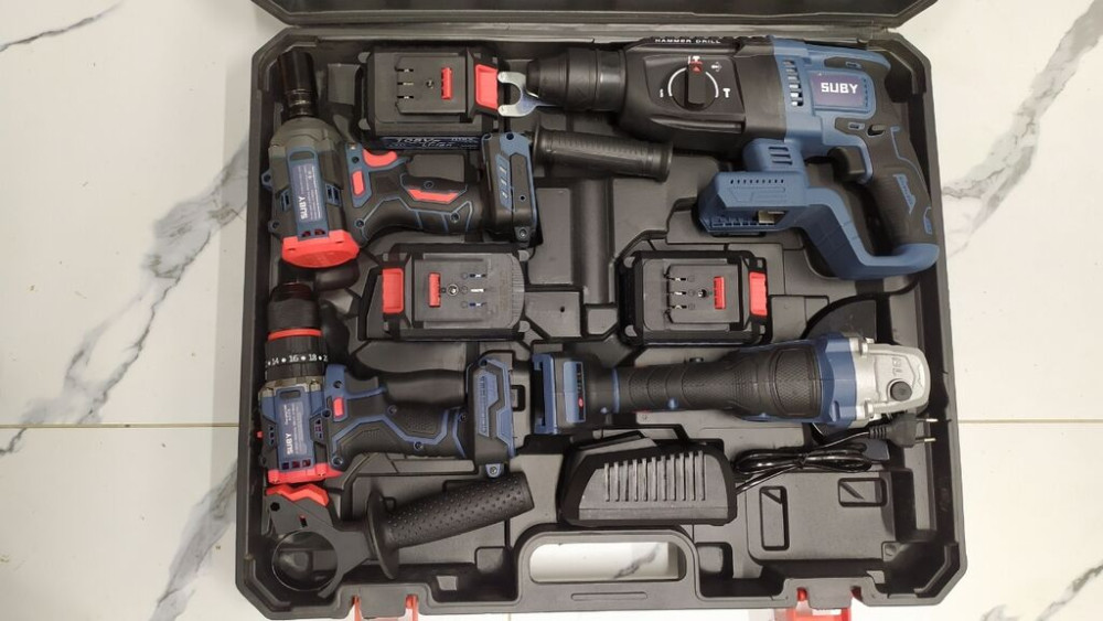 Продаю в связи с выездомНабор 4 в 1, новый!! 3 батареи, 1 зарядка!! Бишкек - изображение 1