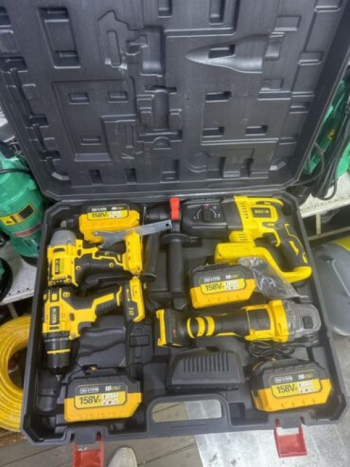 ????Набор аккумуляторного электроинструмента 