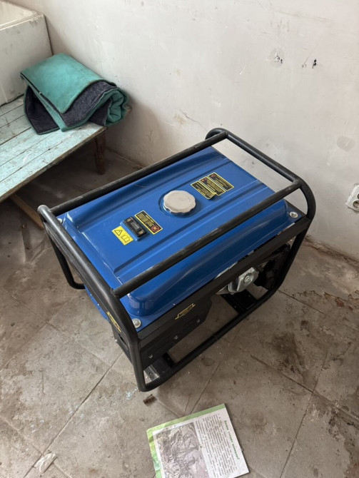 Бензиновый электрогенератор переносной Генератор почти новый Бишкек - изображение 1