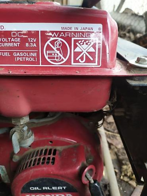 Продаю бенз.генератор Хонда 2.4кв.т ц.50т.с.привезен из ОАЭ, работал Бишкек - изображение 3