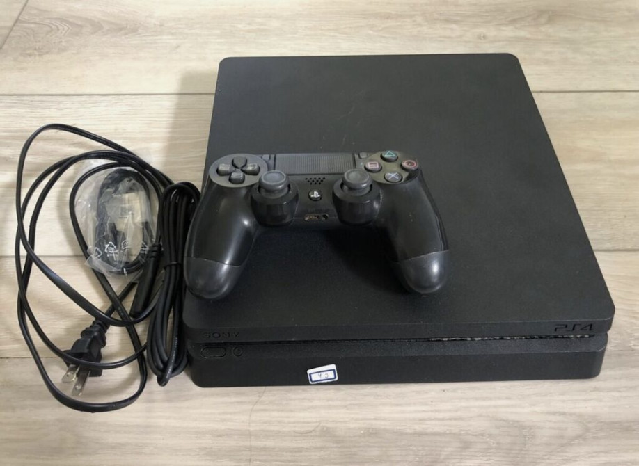 Порадую ps4 slim 500 г. 5 игры два джойстика !!!! Очень хорошее Бишкек - изображение 1