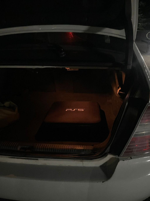 Сдается в аренду Сони плейстейшен 5 2 джойстика только Игры ФИФА 26 Бишкек - изображение 1