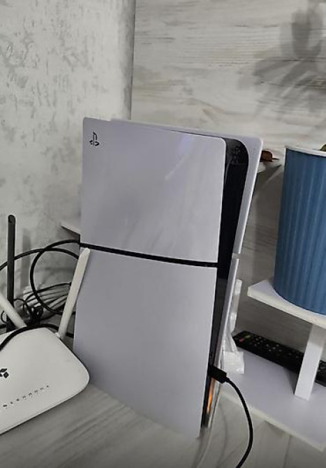Ps5 slim 1 оригинал джойстик Состояние идеальное, не шумит не Бишкек - изображение 1