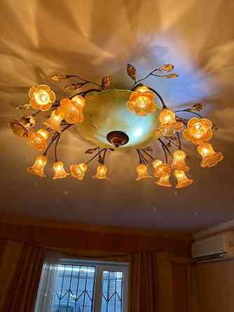 Продаю кованную люстру в отличном состоянии очень красивая Бишкек